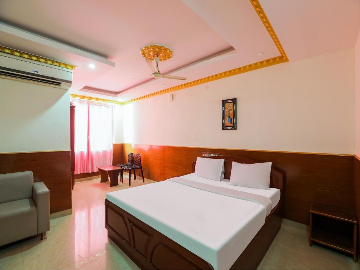 Capital O 84002 Hotel Top In Town President Kushālnagar Dış mekan fotoğraf